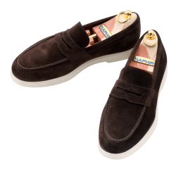 Komfortowe zamszowe ciemnobrązowe loafersy na gumowej podeszwie TLB Mallorca, kopyto sommelier