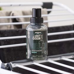 środek czyszczący do odzieży sportowej, skutecznie usuwa zabrudzenia, 