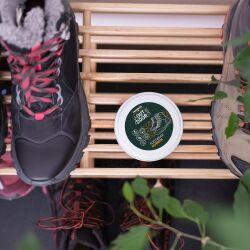 Ekologiczny tłuszcz do butów skórzanych – odżywia, nabłyszcza i chroni