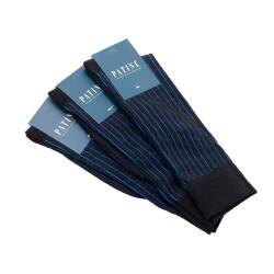 Wysokiej jakości bawełniane skarpety męskie czarne w niebieskie paski. Eleganckie skarpety bawełniane