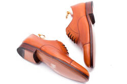 Obuwie eleganckie na skórzanej podeszwie koloru jasny brąz. Yanko shoes, Yes cuero 14558, Buty garniturowe, obuwie biznesowe. Szyte metodą pasową.