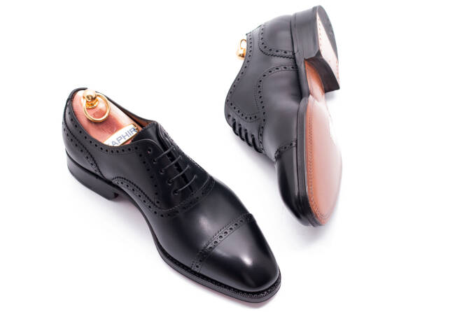 Eleganckie obuwie koloru czarnego typu oxford z skórzaną podeszwą. Szyte metodą ramową. Yanko shoes 14742 boxcalf negro.