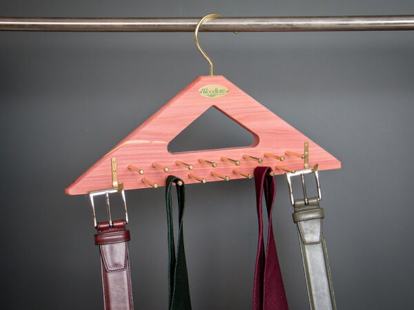 WOODLORE 82025 Cedar 30 Tie & 8 Belt Hanger