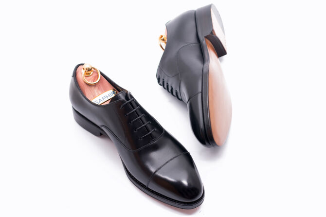 Buty czarne  typu boxcalf negro idealne dla gentlemana idealne na uroczystości ślubne. TLB shoes, buty eleganckie, buty stylowe, buty biurowe, buty okolicznościowe. 