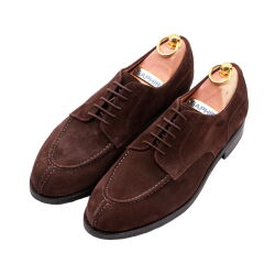 PATINE 77039C G Suede Brown to połączenie komfortu, wysokiej jakości materiałów i ponadczasowego wzornictwa dla wymagających mężczyzn.