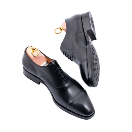 Eleganckie obuwie koloru czarnego typu oxford z gumową podeszwą. Szyte metodą ramową. Yanko shoes  14272 boxcalf negro. Patine shoes, obuwie eleganckie, biznesowe, biurowe, ślubne, okolicznościowe, gyw, męskie.