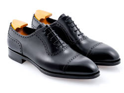 Czarne luksusowe eleganckie obuwie męskie z ażurkami i dekoracyjnymi zdobieniami TLB 547S Boxclf Negro typu brogues