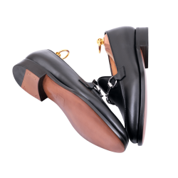 Czarne skórzane loafersy idealne na wiosnę i lato,. Mokasyny wykonane metodą goodyear welted na skórzanej podeszwie.