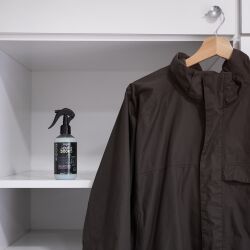 Wodoodporny Impregnat do butów trekkingowych oraz odzieży outdoorowej. Impregnat do obuwia chroni przed wodą i zabrudzeniami.