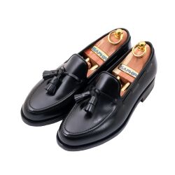 Eleganckie loafersy męskie TLB ETHAN z gładkiej czarnej skóry – idealne do garnituru i smart casual.