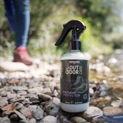 Footwear Protector to zaawansowany spray hydrofobowy stworzony z myślą o ochronie obuwia sportowego, trekkingowego i outdoorowego przed wilgocią i zabrudzeniami.