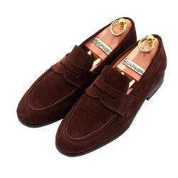 Klasyczne ciemnobrązowe zamszowe loafersy męskie.TLB MALLORCA Sacchetto 2034 F R111 Suede Marron