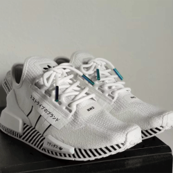 Białe Sznurówki do butów do biegania, sznury, lace, laces. Custom, customizacja. Rzemyki, rzemienie. Sznurófki. Sznuruwki. Białe sznurówki Lacelab. Białe sznurowadła Lace lab.