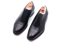Czarne eleganckie obuwie typu oxford marki yanko. Buty męskie klasyczne szyte metodą goodyear welted. Obuwie biznesowe, ślubne dla gentlemana.
