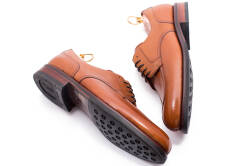 angielki yanko, otwarte obłożyny, skóra tłoczona, szerokie kopyto, męska elegancja, klasyczne obuwie, jasny brąz, letnie klasyczne buty, 