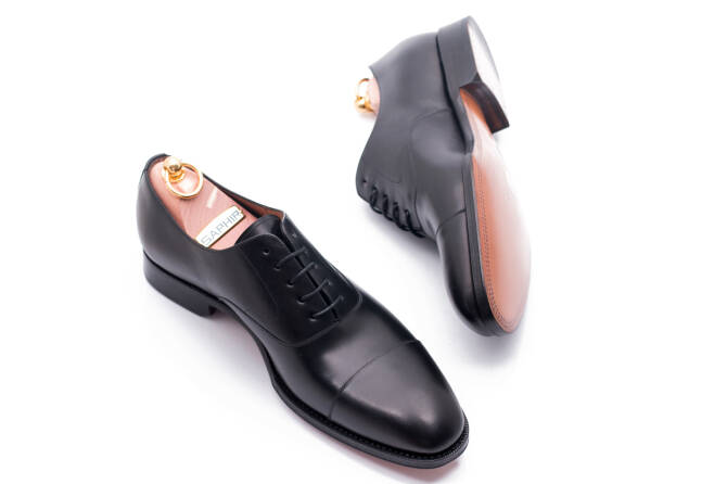 Czarne eleganckie stylowe czarne buty klasyczne Yanko boxcalf negro 14691 typu oxford. Buty eleganckie, stylowe, formalne, okolicznościowe, biurowe, ślubne. Yanko shoes, TLB Mallorca, Patine shoes.
