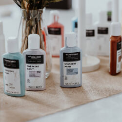 Pastelowe kolory farb akrylowych do butów, skór, odzieży