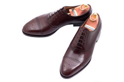 Eleganckie obuwie męskie TLB ARTISTA 111 oxford VEGANO DARK BROWN z podeszwą skórzaną. 