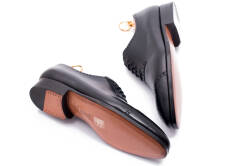 Obuwie szykowne firmy Yank koloru czarnego typu oxford. Yanko shoes, Patine shoes, TLB Mallorca, TLB shoes.