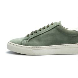 Sneakersy TLB S2 z olikowego zamszu – ręcznie wykonane w Hiszpanii, styl smart casual, komfort, elegancja i nowoczesny design na co dzień.